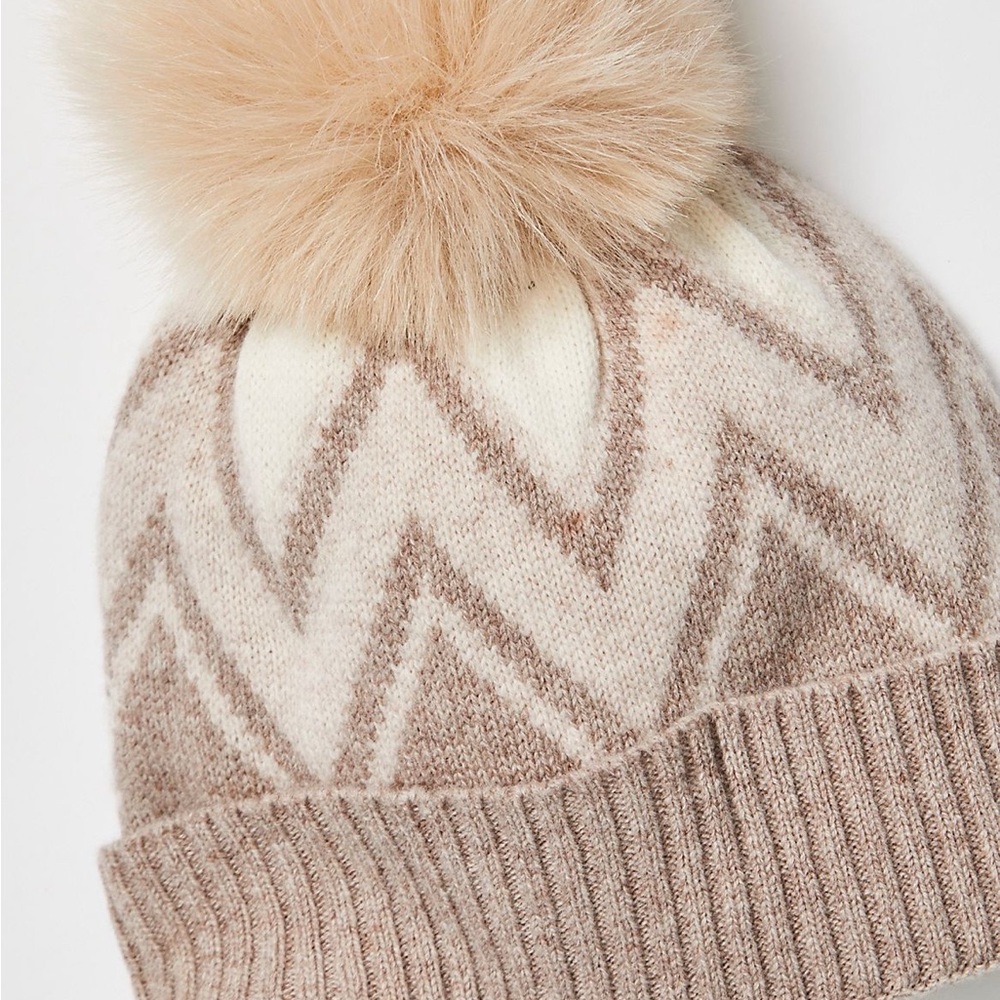 Free People NWT Range Knit Pom Beanie OS in Natural Combo - Picture 2 of 6